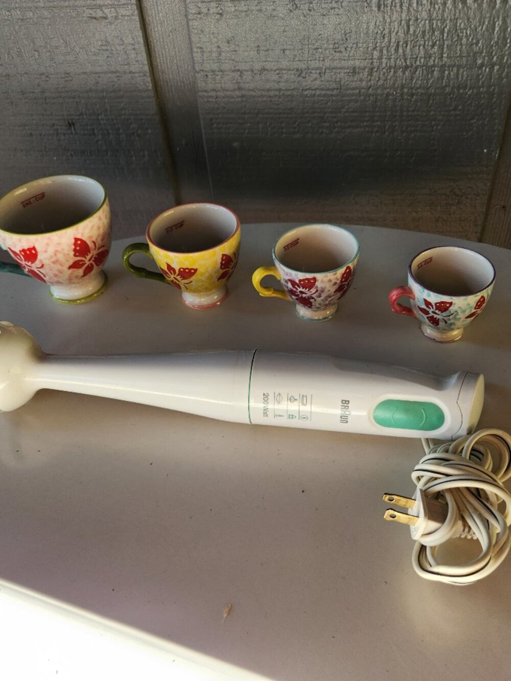 EUC Bundle of Butterfly Measuring Cups and Braun handheld mixer
